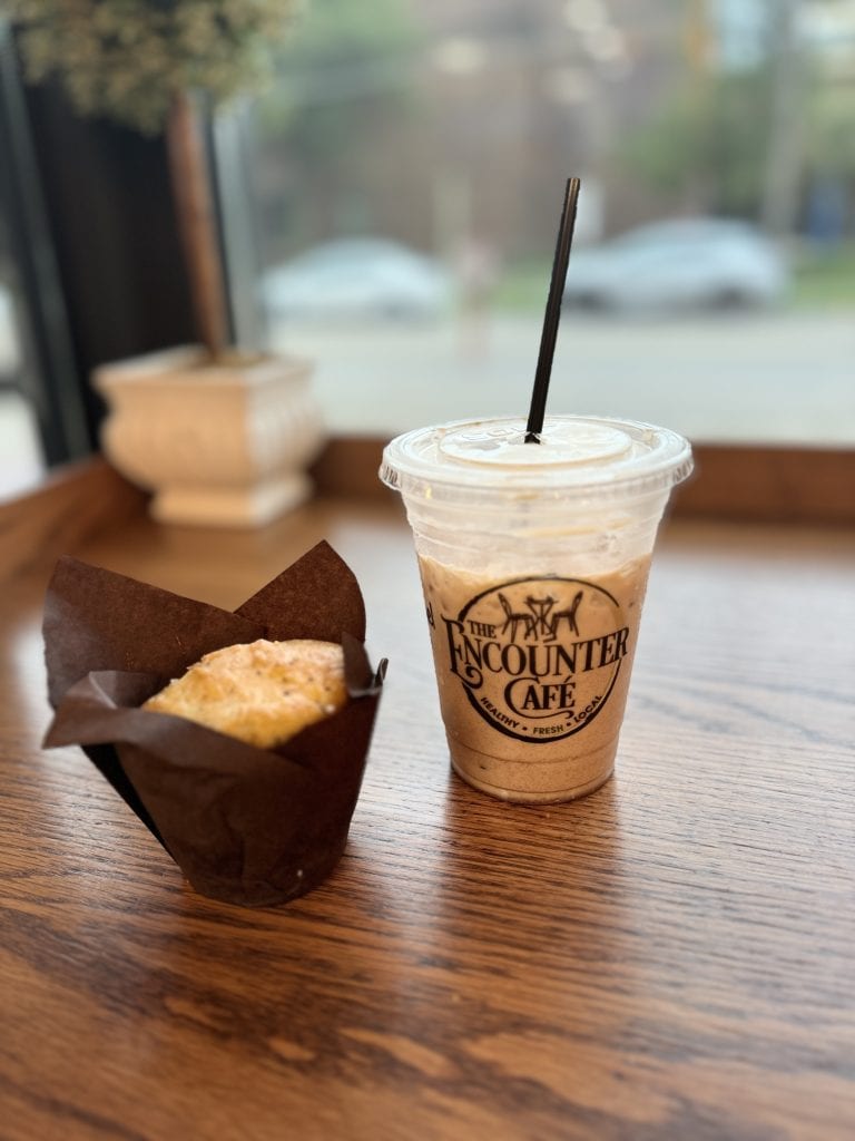 spiced chia late from The Encounter Cafe and gluten free muffin