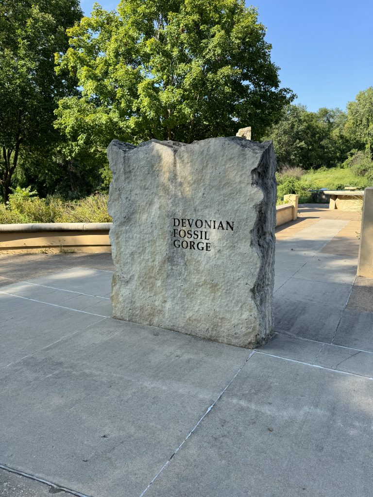 Devonian Fossil Gorge entrance sign